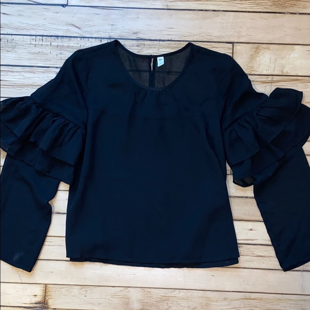 Black shirt